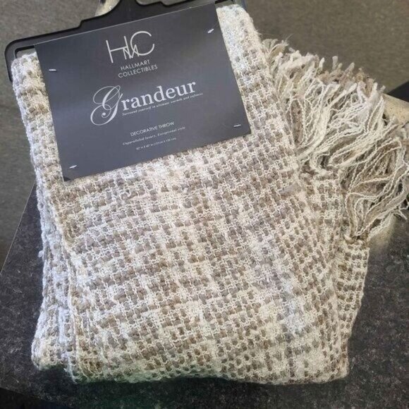 Hallmart Collectibles Plaid Fringe Throw Blanket, 50" X 60" - Picture 2 of 9